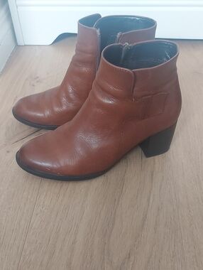 Gabor Women’s Brown Leather Ankle Boots - Classic Heeled Bootie